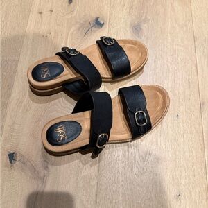 Sofft Black and Tan Women's Sandals